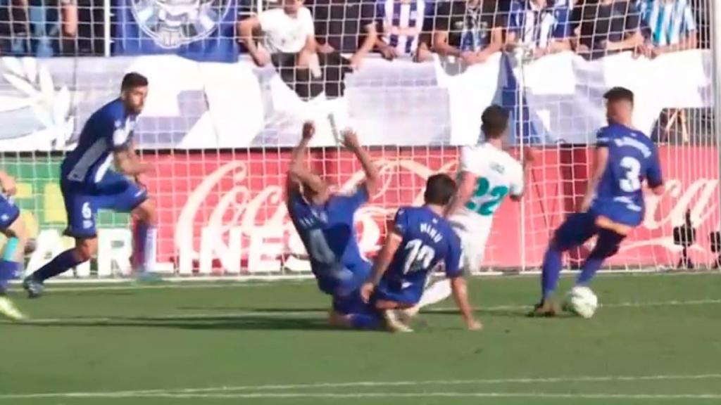 Penalti no pitado sobre Isco