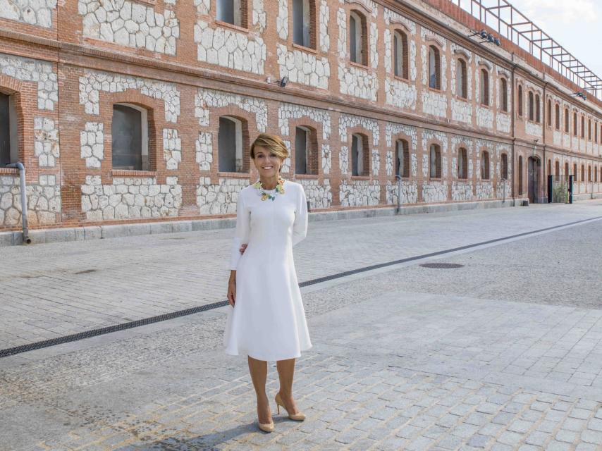 Patrizia Sandretto junto a la NAVE 9 de Matadero Madrid.