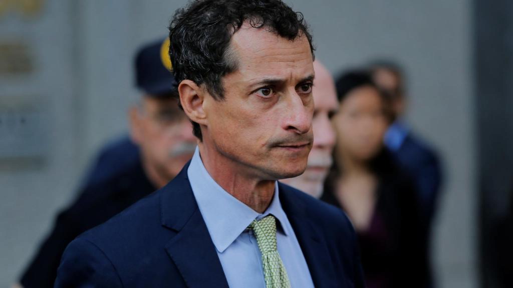 Anthony Weiner, a la salida del tribunal.