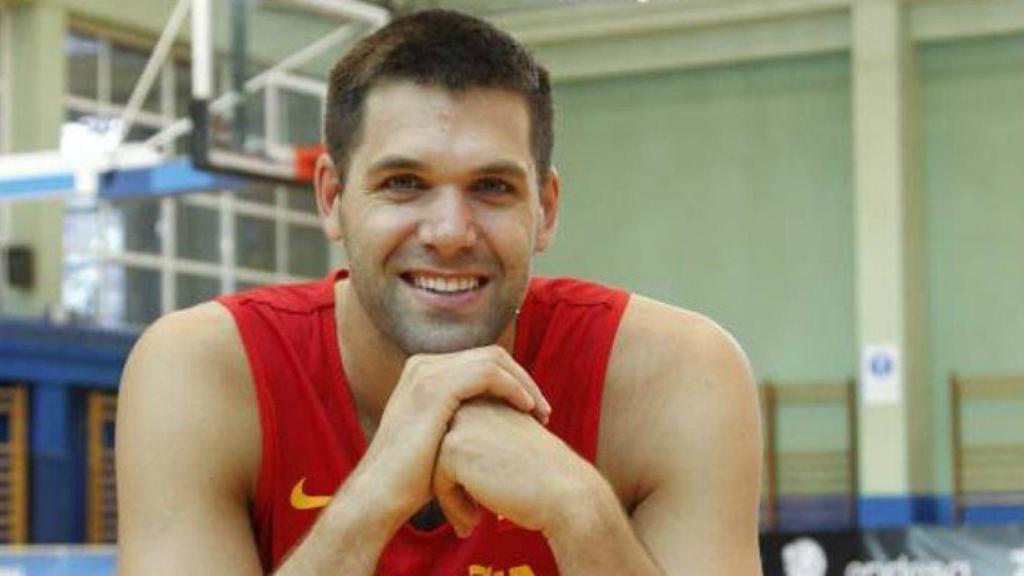 Felipe Reyes, con la Selección. Foto. (@felipereyesoficial)