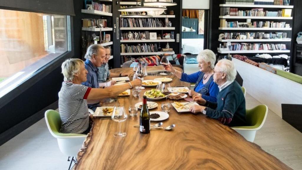 Calleja compartirá un almuerto con sus padres y Bertín.