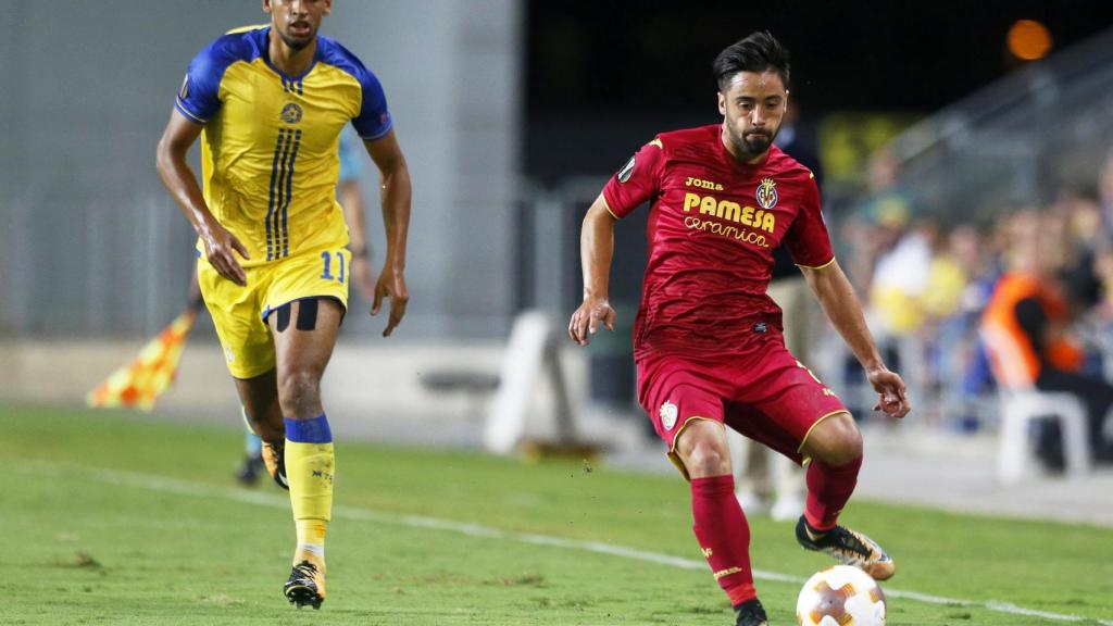 Fornals, de rojo, en el Maccabi - Villarreal.