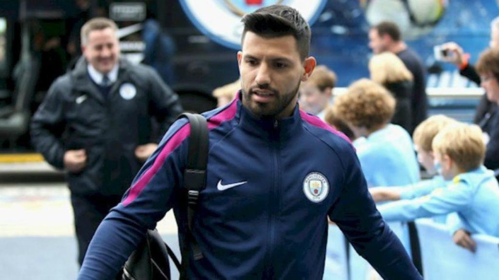 Agüero saluda a los fans. Foto mancity.com