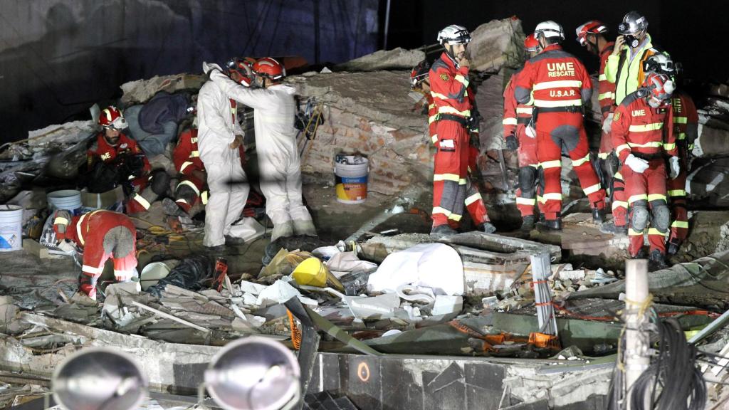 Los trabajos de rescate continúan.