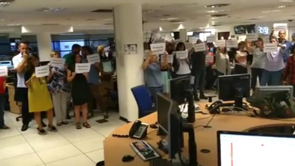 Protesta en la redacción de TVE por la sesgada cobertura del 1-O