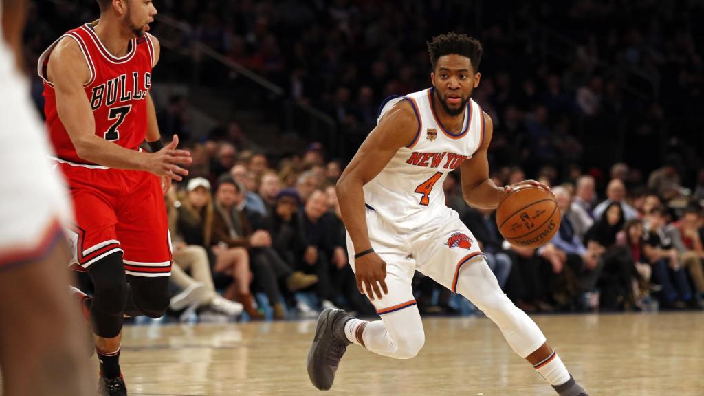 Chasson Randle con la pelota en un partido de los Knicks contra los Chicago Bulls.