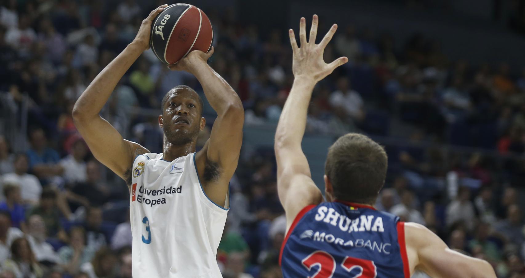 Anthony Randolph en pleno lanzamiento contra el Andorra.
