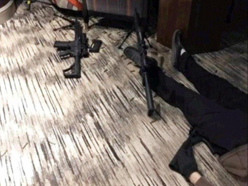 Stephen Paddock se suicidó al llegar los policías.