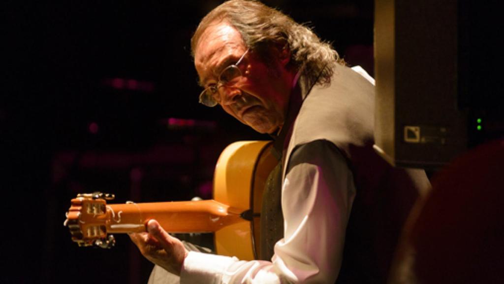 Image: La guitarra luminosa de Pepe Habichuela