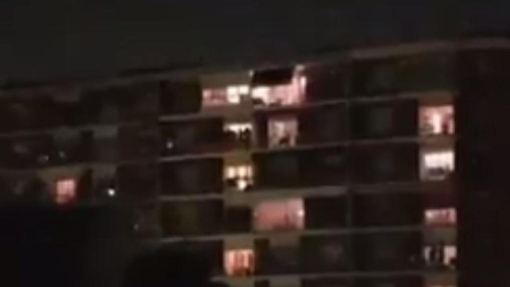 Un vecino de Barcelona pone a Manolo Escobar a todo volumen