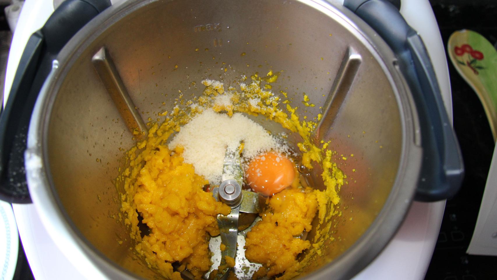 CREMA DE CALABAZA CON BOCADITOS DE PARMESANO, RECETA CON THERMOMIX 04