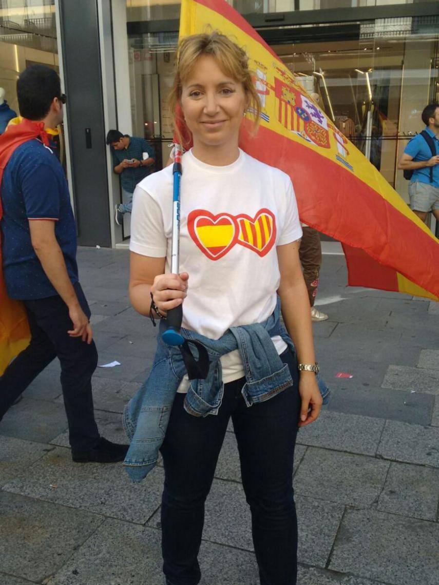 Isabel trabaja como administrativo.