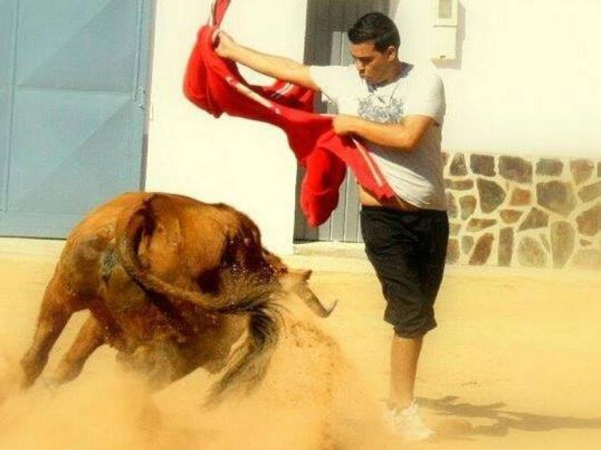 Tomás era un apasionado de la tauromaquia y contaba con experiencia en este ámbito.