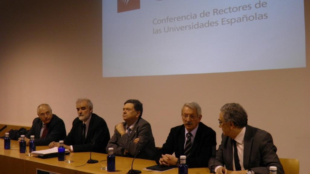 Miembros de la CRUE en una conferenciaa anterior.