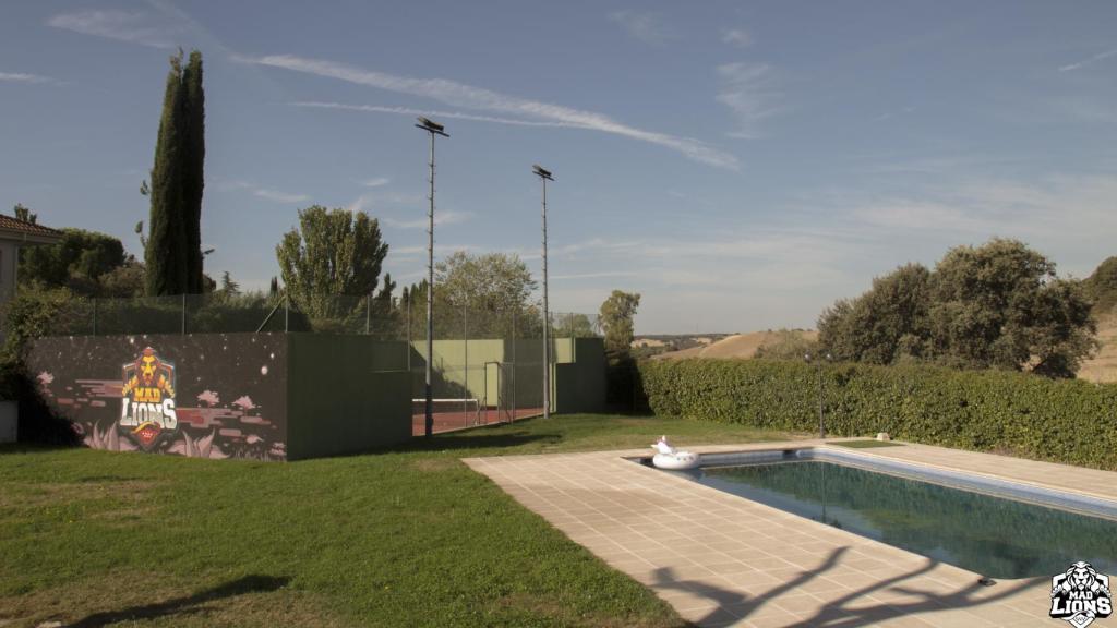 Jardín de la casa de Mad Lions.