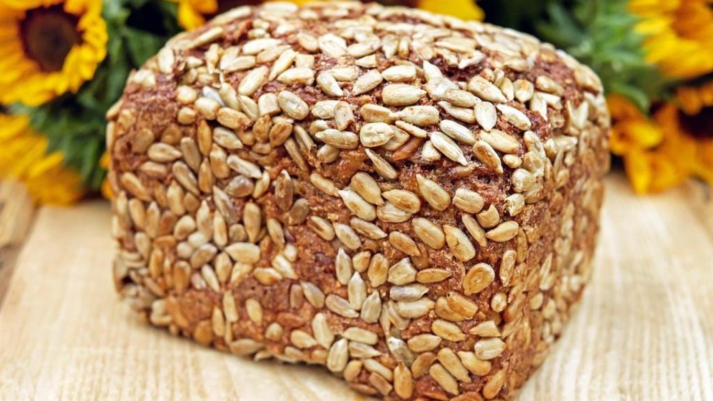 Un gran trozo de pan de trigo.