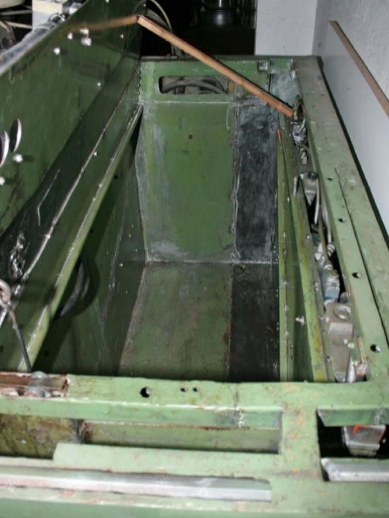 Compresor en el que los secuestradores ocultaron a Ortega Lara. Foto operativa de la Guardia Civil.