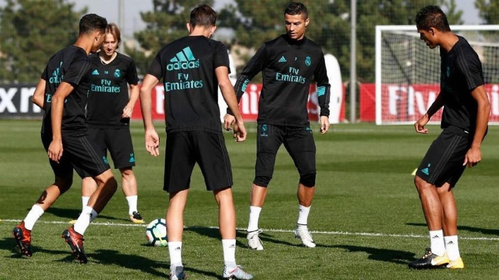 Rondo del Real Madrid en el entrenamiento