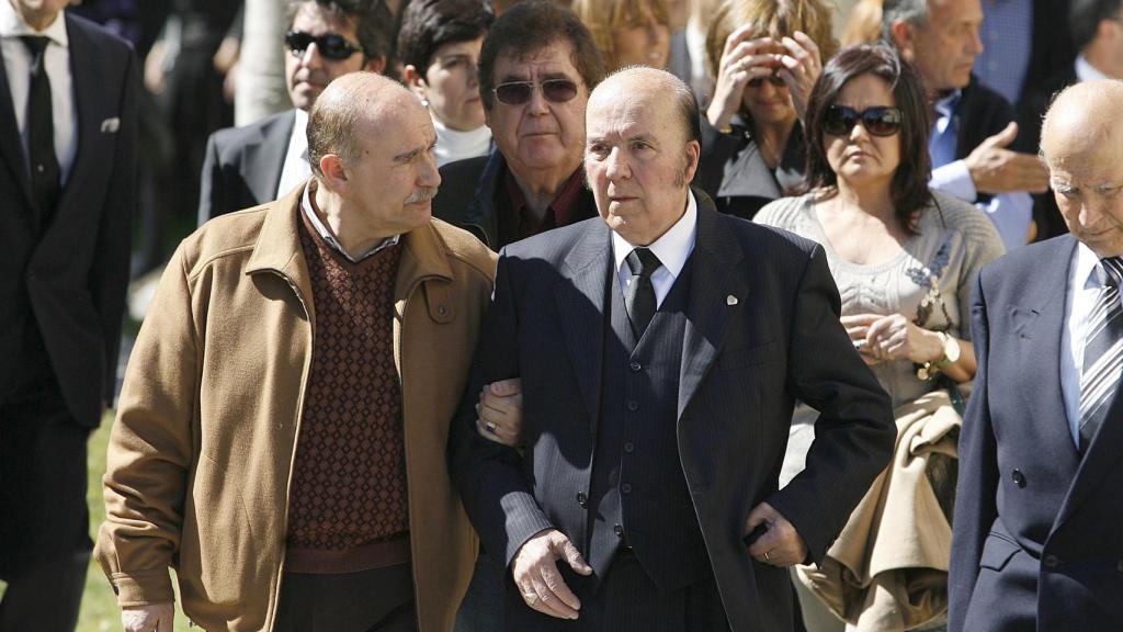 Chiquito de la Calzada durante el entierro de Pepita.