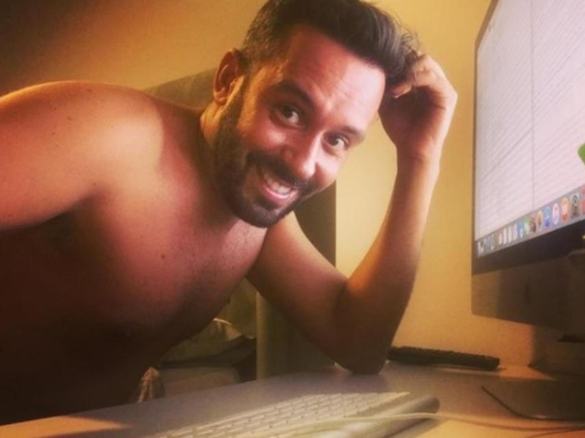 Kike Calleja es muy activo en las redes sociales y ahora busca el amor a través de Internet.