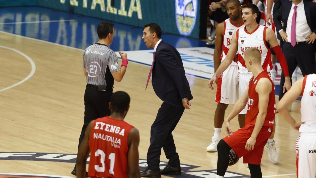 Pablo Prigioni justo antes de ser expulsado este domingo.