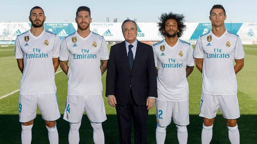 Florentino Pérez posa junto a los capitanes