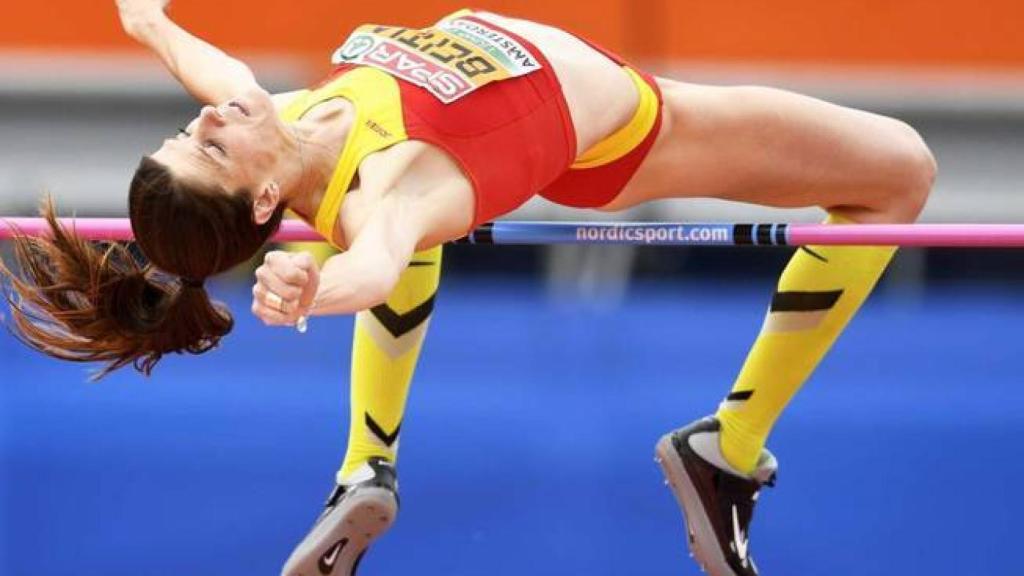 Ruth Beitia salta en Río de Janeiro.
