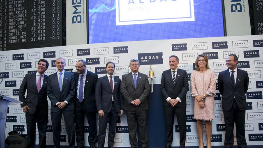 Los responsables de Aedas, en el acto de  toque de campana de salida a bolsa.