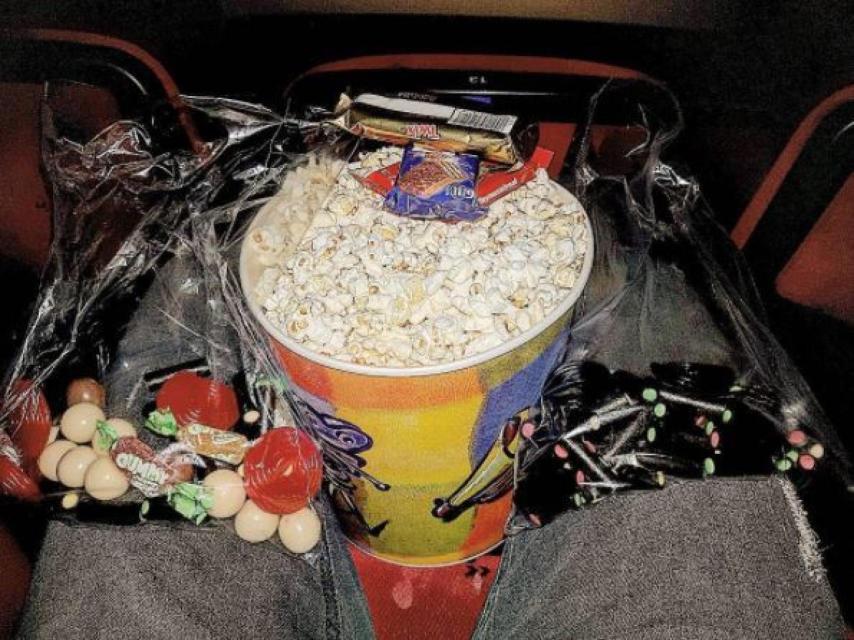 Captura de la foto de Alborán en el cine.