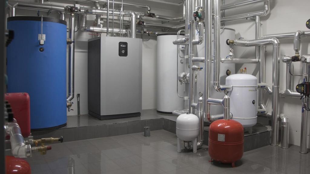 Una instalación de geotermia para calentar y enfriar un edificio de 30 viviendas.