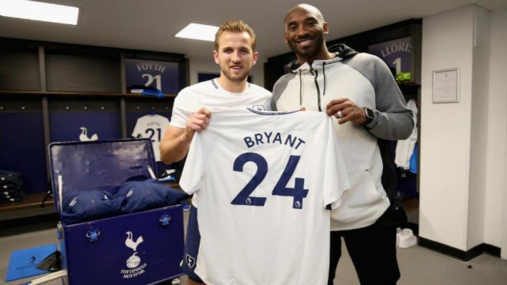 Harry Kane y Kobe Bryant. Foto: Twitter (@SpursOfficial)