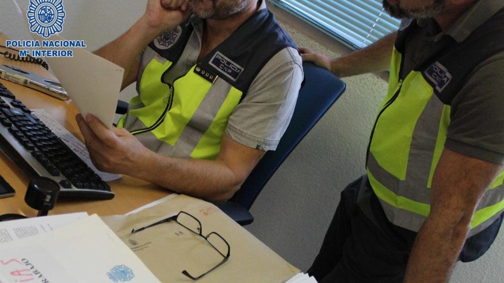 La Policía investiga un fraude mediante una empresa ficticea.