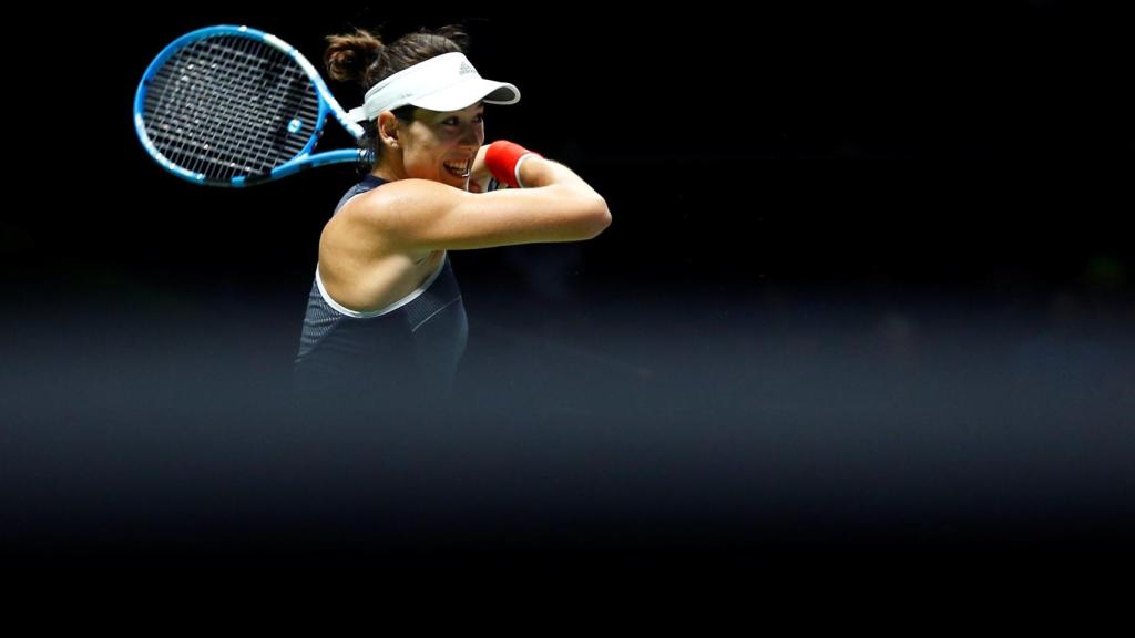Muguruza, golpeando una derecha ante Venus.