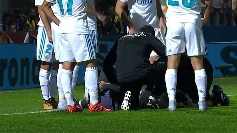 Achraf da el susto tras chocar violentamente contra Casilla