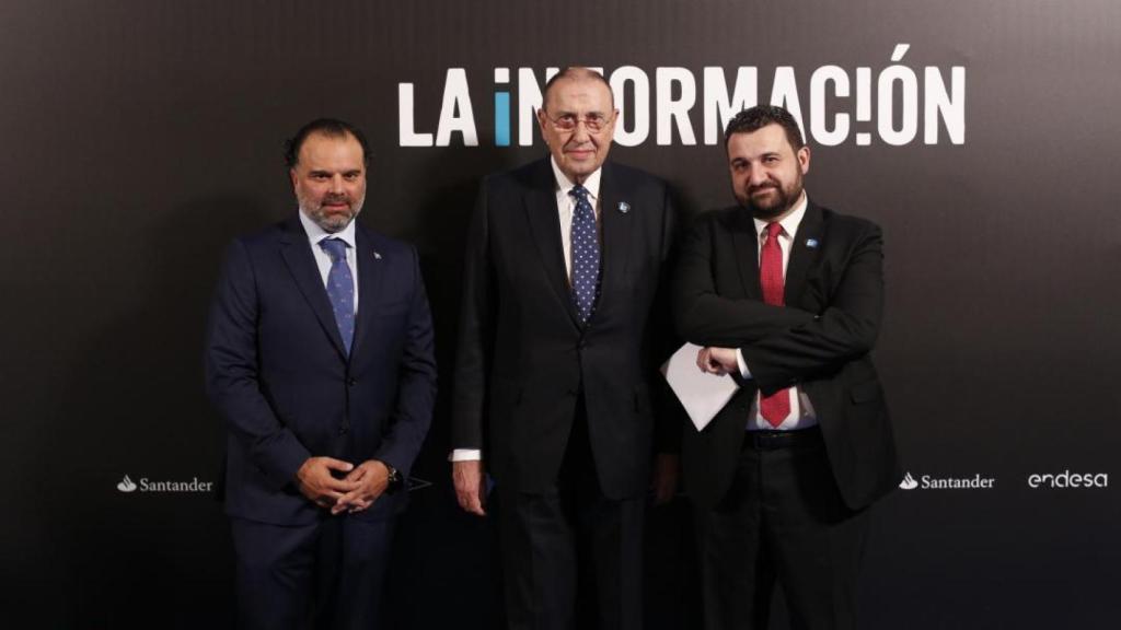 Fernando de Yarza, Mauricio Casals (presidente de La Razón y consejero de Atresmedia) y Daniel Toledo.