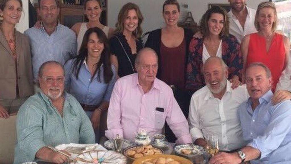 la polémica fotografía con el rey emérito.