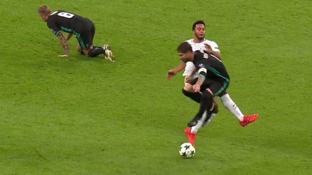 Sergio Ramos pidió la roja para Dembélé