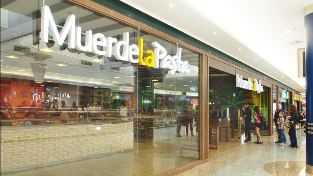 El exterior de un restaurante Muerde La Pasta.