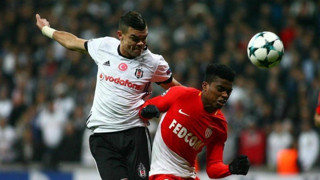 Pepe, durante un Besiktas-Mónaco. Foto. Twitter (@Besiktas)