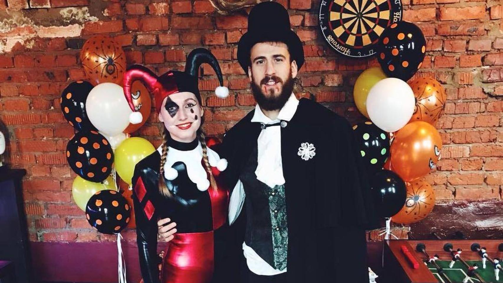 Sergio Rodríguez y su mujer, Ana, en una fiesta de Halloween en Moscú.