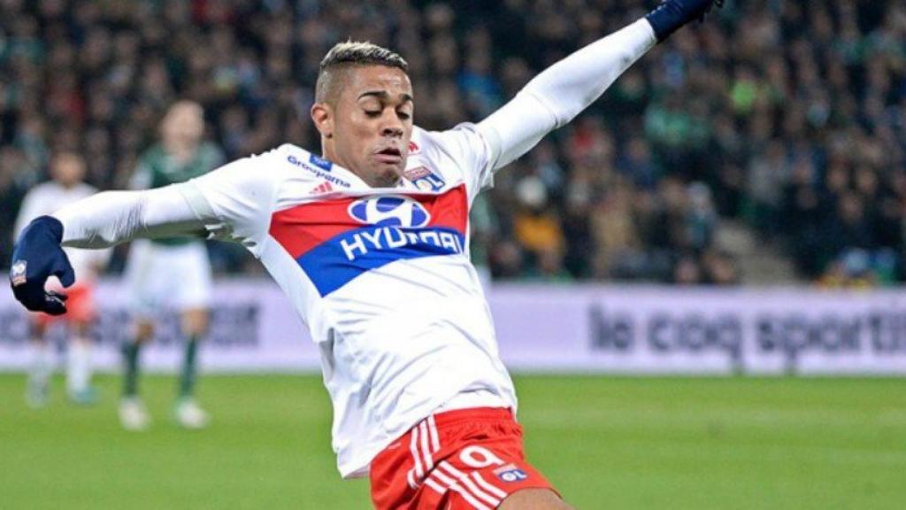 Mariano, ante el Saint-Etienne. Foto olweb.fr