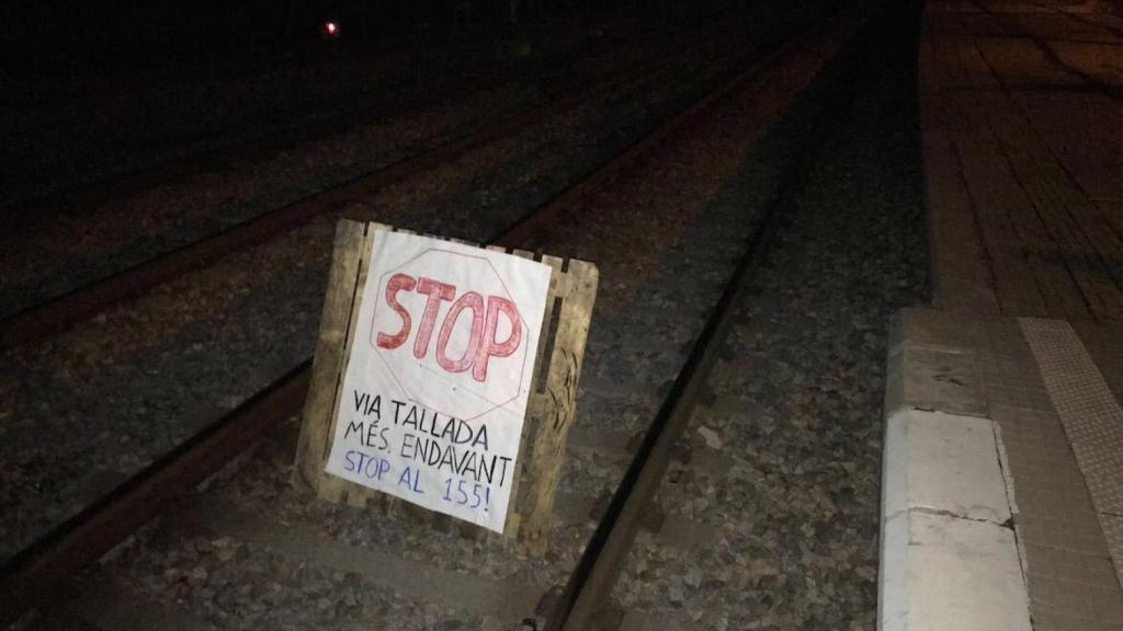 Imagen de los sabotajes a los trenes de Cercanías en Barcelona.