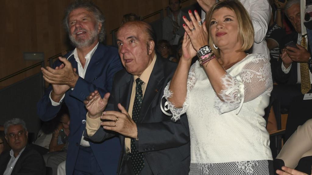 Una de sus últimas imágenes públicas junto a Terelu y Bigote Arrocet.