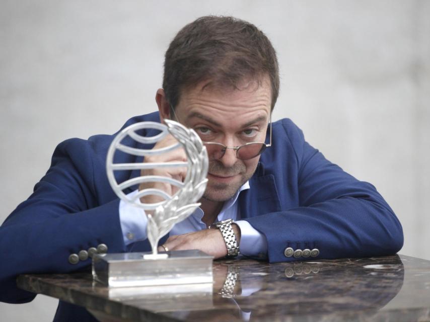 El autor Javier Sierra con el Premio.