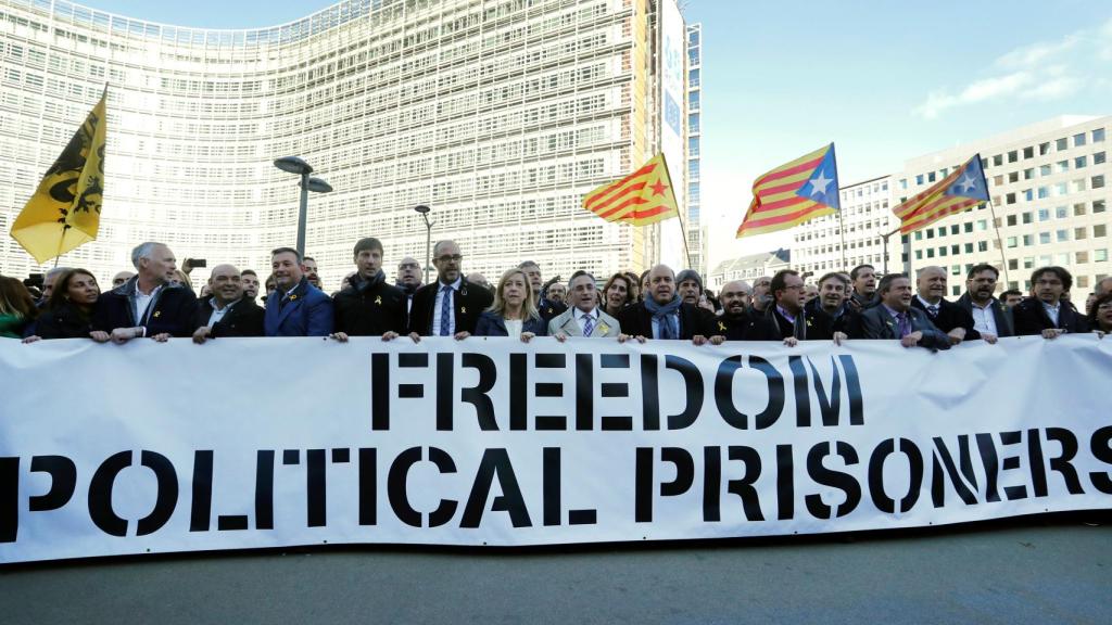 'Els Segadors' más caro: los alcaldes no aclaran quién paga su foto en Bruselas