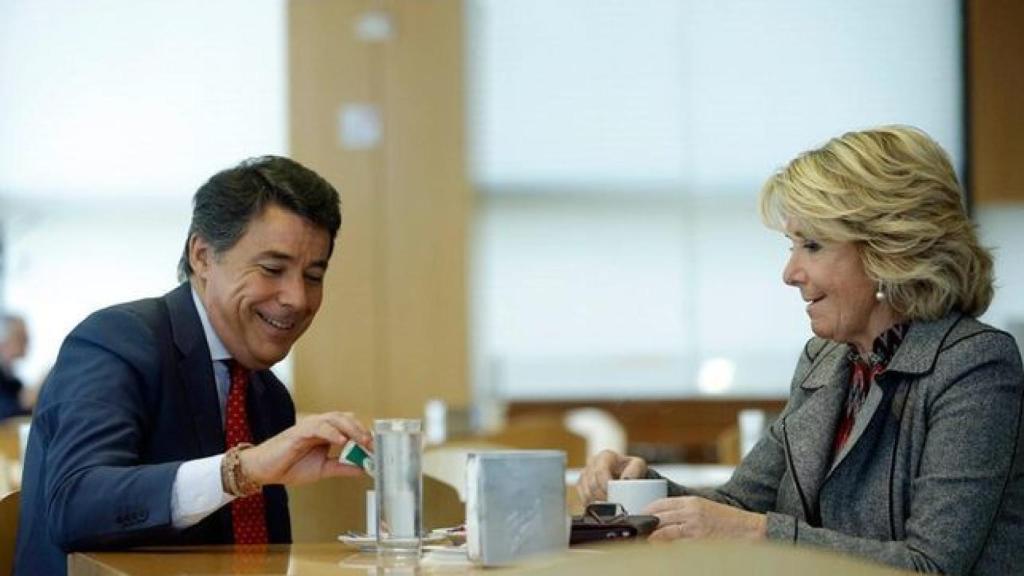 Los expresidentes de la Comunidad de Madrid Ignacio González y Esperanza Aguirre.