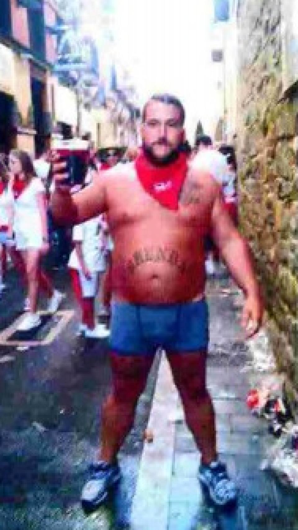 El Prenda de fiesta horas antes de la violación por la que se sentará en el banquillo