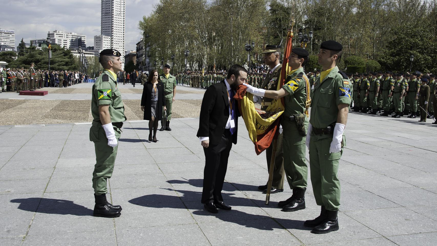 Furor por las juras de bandera