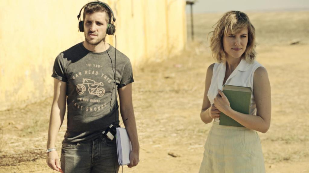 Jota Linares junto a Natalia de Molina en el rodaje de Animales sin collar.