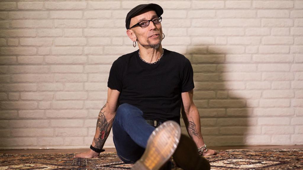 Fito Cabrales. Moeh Atitar.